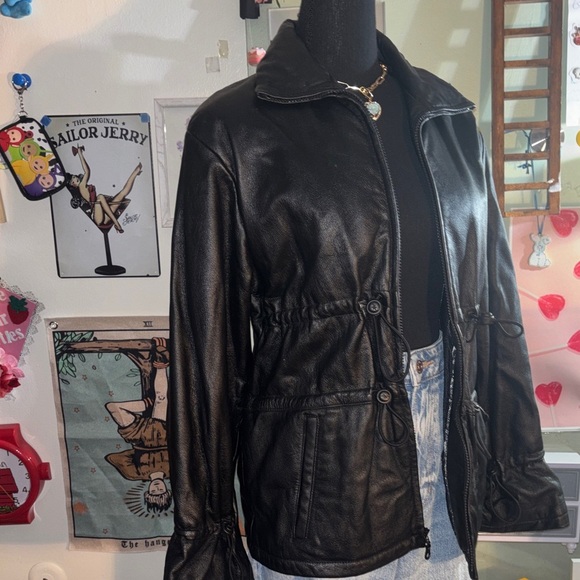 Wilsons Leather Jackets & Blazers - Vintage Wilson’s leather jacket with cute detailing and timeless look